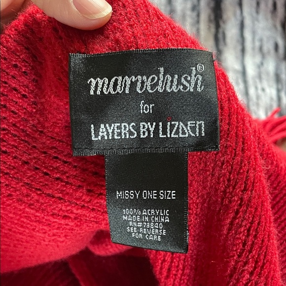 Marrelush Red Women's Sweater Shrug - Picture 2 of 4